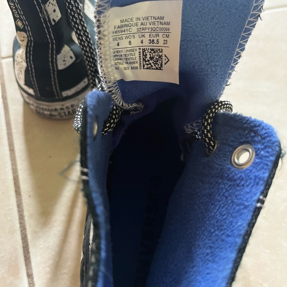 Converse - Picture 4 of 4